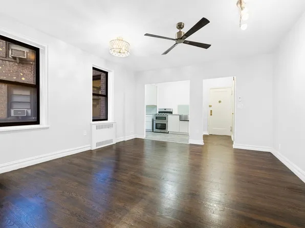 860 Grand Concourse image 7 of 12