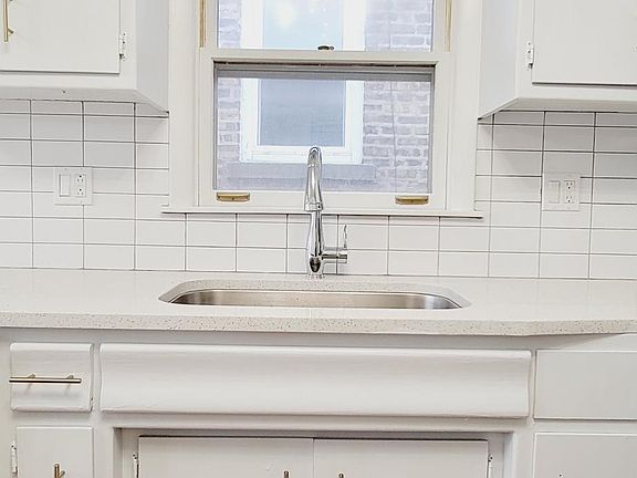 5th image of 3313 N Avers Ave Unit 2