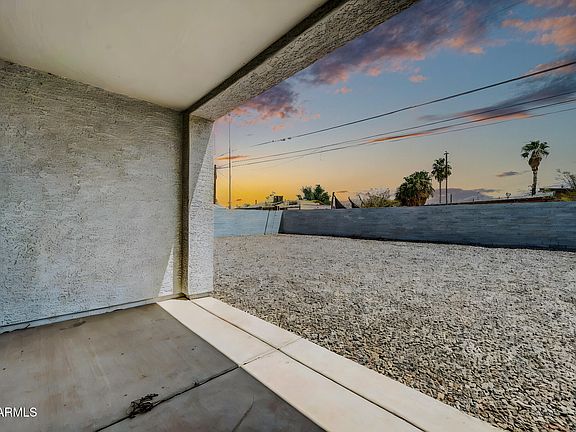 5th image of 1112 N CENTER Avenue