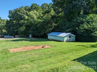 100 4th St, Marion, NC 28752