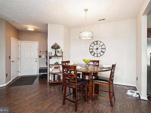 5th image of 2507 Amber Orchard Ct W Unit 204
