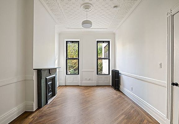 4th image of 373 6th Ave #1