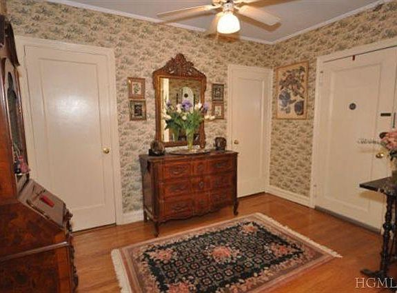 3rd image of 21 Chatsworth Ave