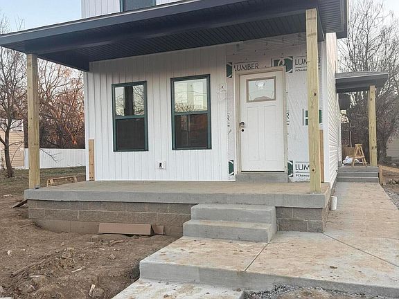 2nd image of 2226 Magazine St
