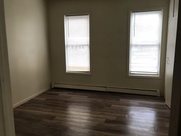 630 Howard Ave — Photo 4