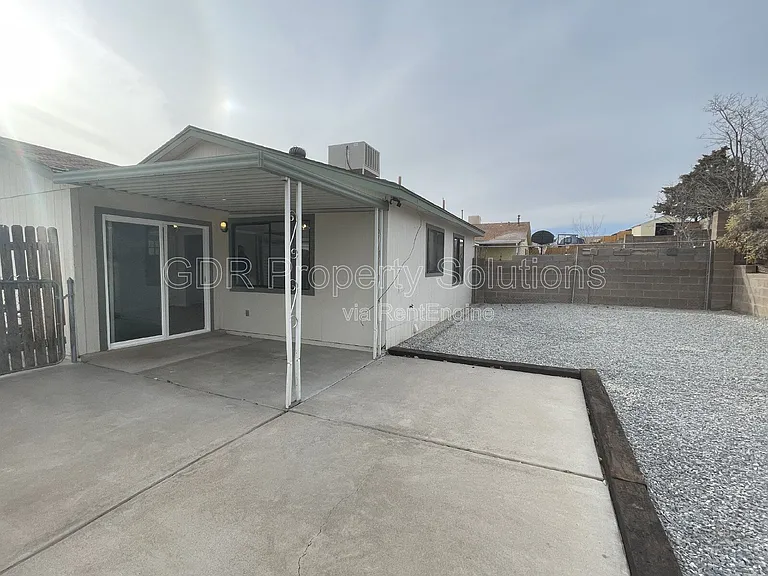 4733 Platinum Dr NE — Photo 45