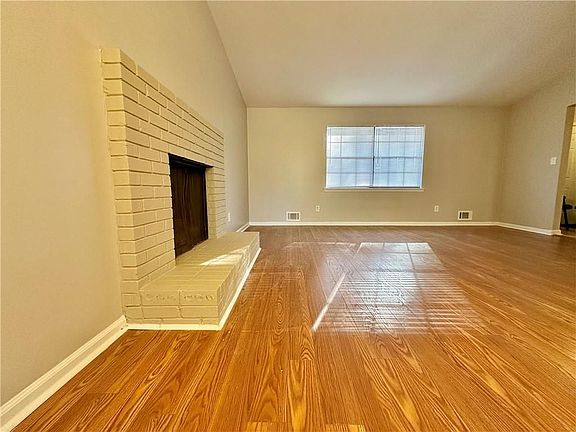 4th image of 7413 Penland Dr