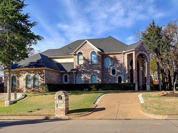 3rd image of 1414 Waterwood Dr