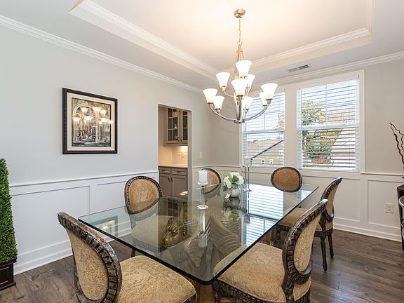4th image of 1009 Crescent Moon Ct