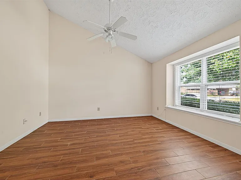 10913 Bexley Dr #913 — Photo 8