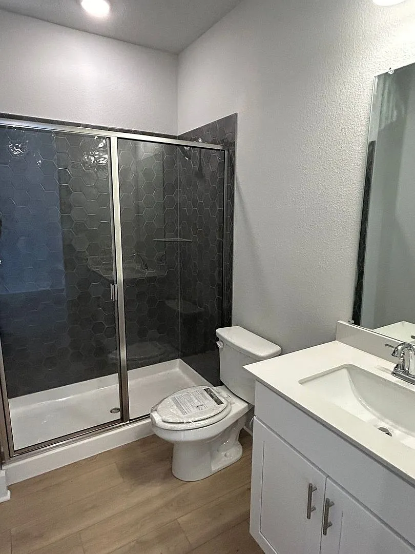 Spacious 5BR House in Aubrey — Photo 3