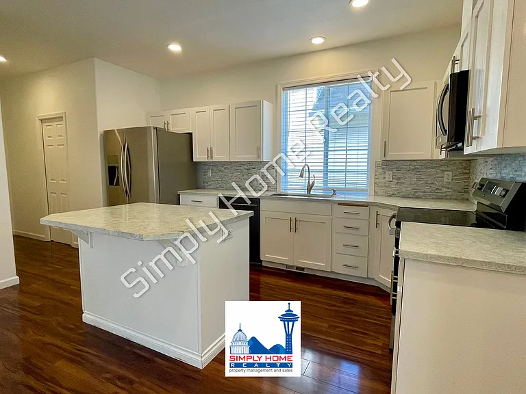 8335 15th Ave SE — Photo 7