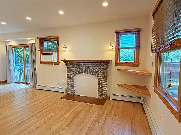 63 Pierrepont Rd — Photo 4