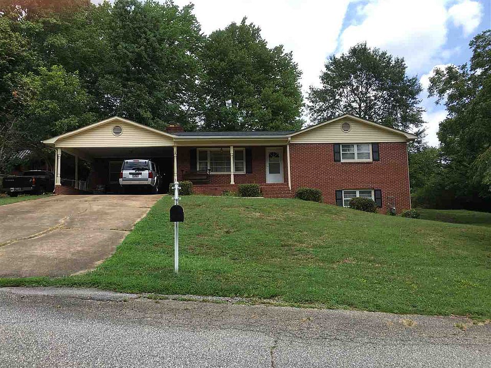 1st image of 117 Maria Louisa Ln