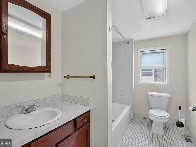 540 N 4th St #D — Photo 10