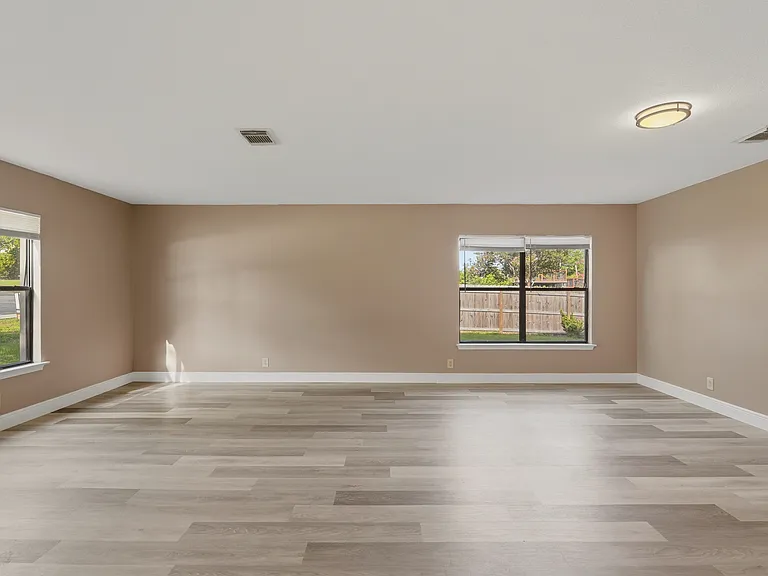 7338 Raintree Frst — Photo 5