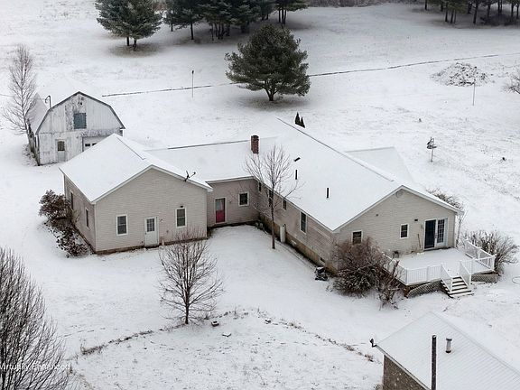 4th image of 1095 Dixmont Road