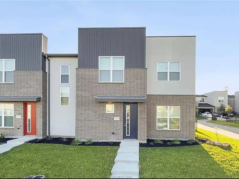 3920 Yukon Ln — Photo 1