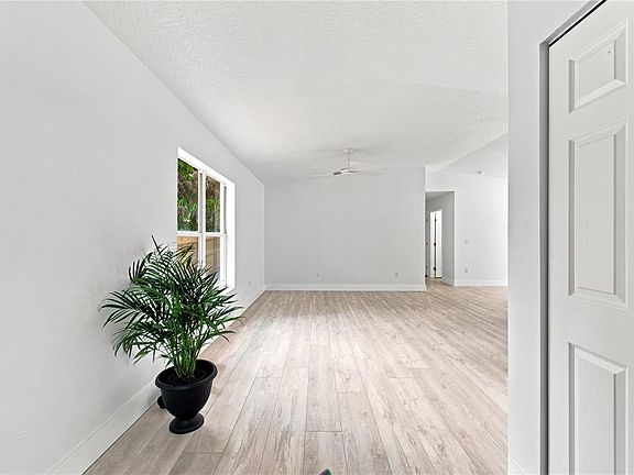 4th image of 6812 Lyman Ave
