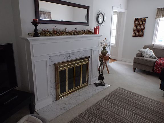 5th image of 411 Burns St