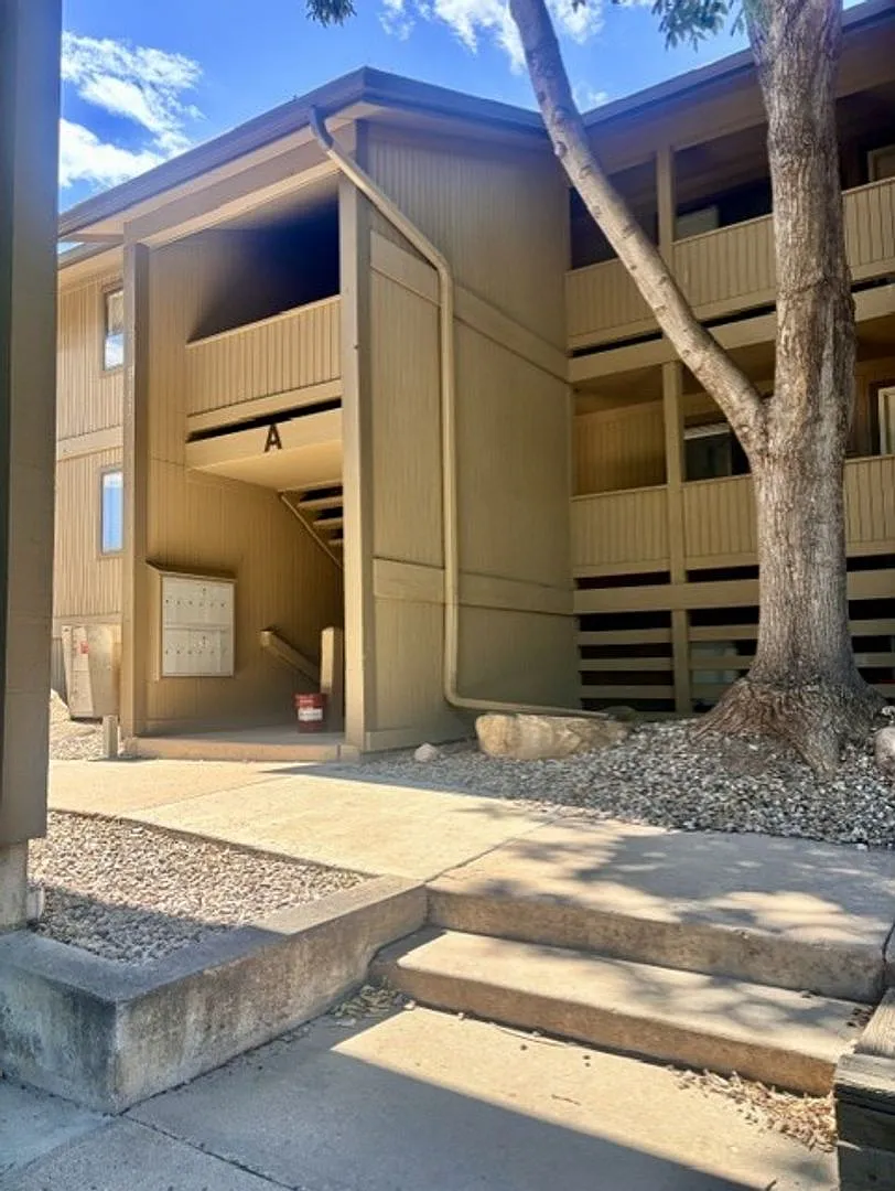 Spacious 2-Bedroom Condo Near CSU — Photo 2