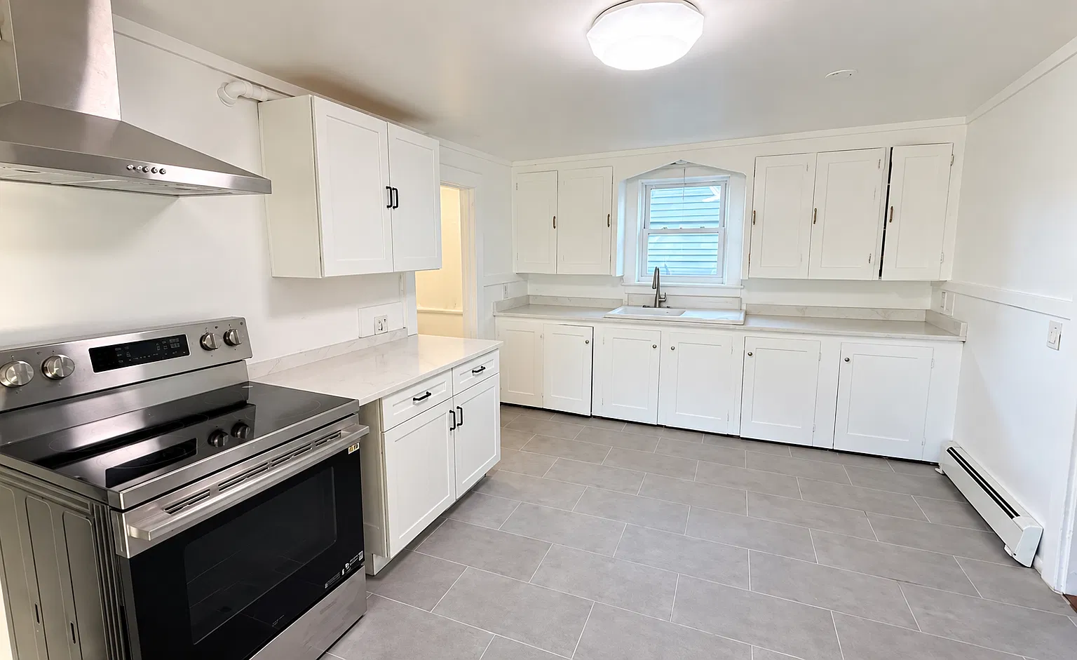3 bed, $2,650 — Photo 2