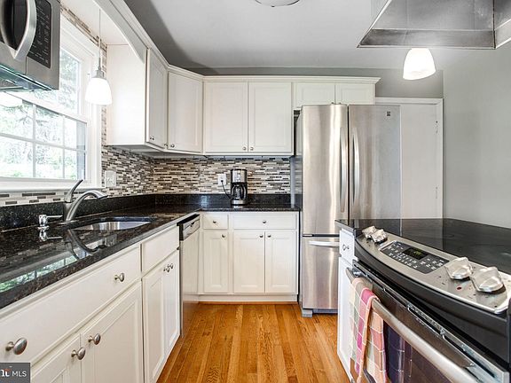 2nd image of 9421 Meadow Shire Ln
