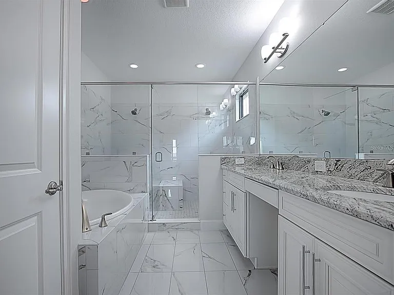 7661 Toscana Blvd — Photo 18