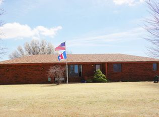 135 W Walker Ave, Kingman, KS 67068