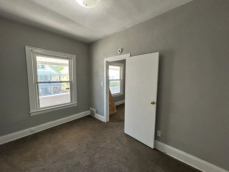 620 E 97th St #2 — Photo 13