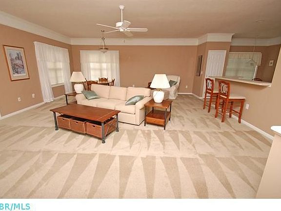 3rd image of 393 Wyndham Park S