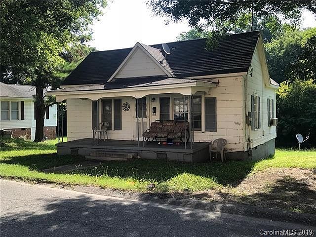 1st image of 206 S Poplar St