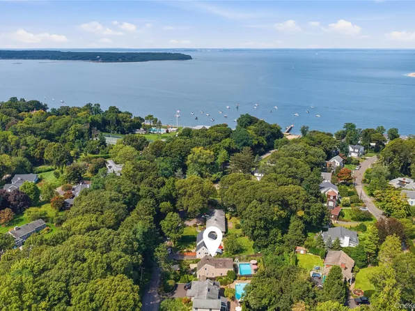 158 Bay Road, Huntington Bay, NY 11743