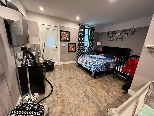 Rented by Delmark Realty LLC | media 90