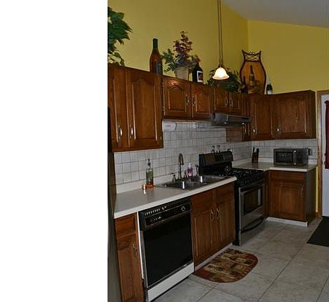 5th image of 409 Charring Cross Dr