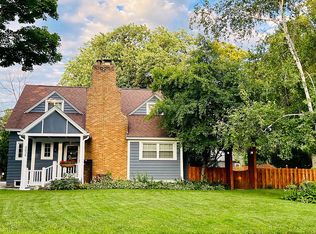 2434 30th St, Moline, IL 61265