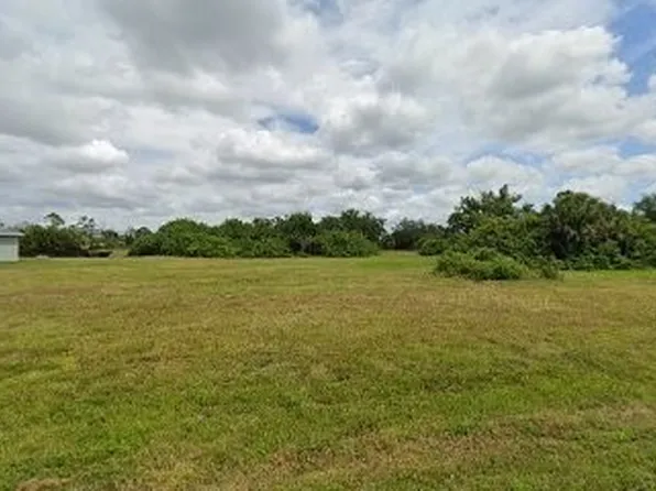 2632 Santa Barbara Blvd N, Cape Coral, FL 33993