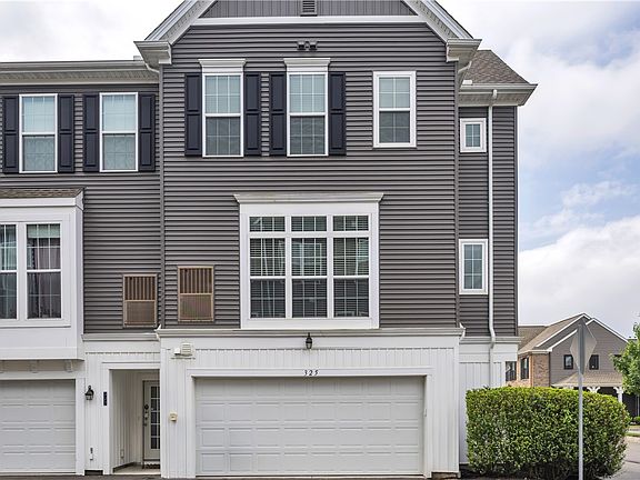3rd image of 325 Parade St