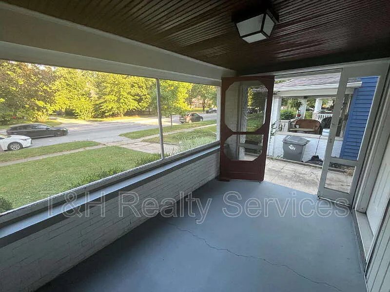 2 bed, 1.0 bath, 1138 sqft, $1,520 — Photo 4