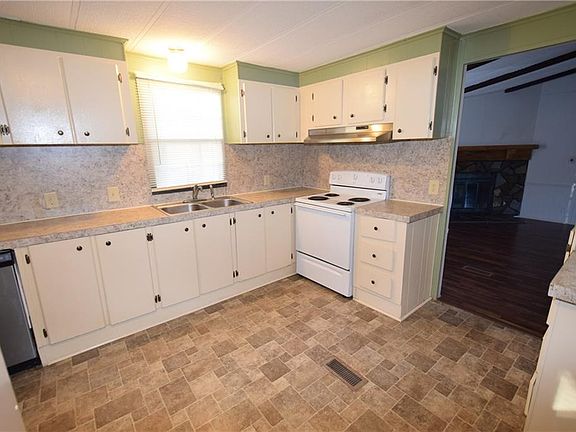 3rd image of 1109 W Scott Dr