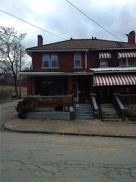 1308 Glenn St photo 1