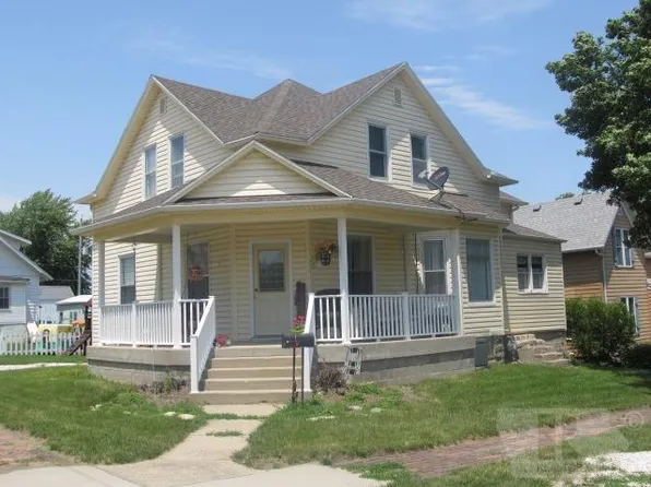 103 N Maple St, Carroll, IA 51401