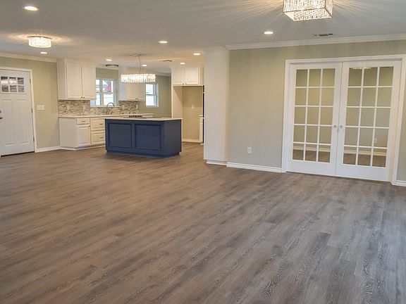 2nd image of 4111 Rivercrest Dr