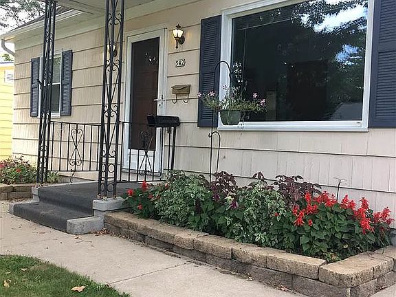 2nd image of 542 W 5th St