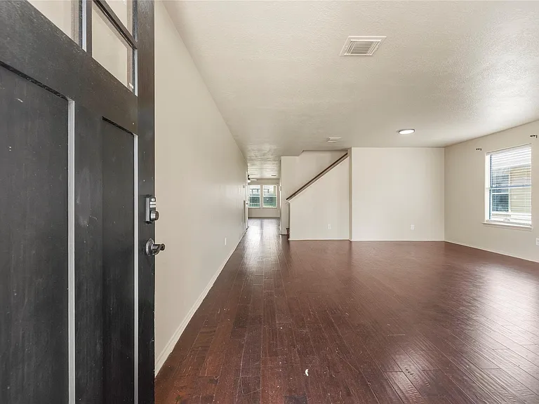 19526 Cliffsage Ct — Photo 2