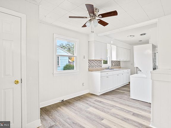 4th image of 714 Olivia St