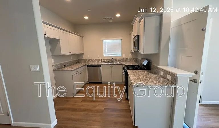 510 S Summit St #101 — Photo 5