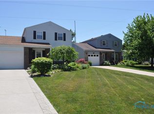 635 Bruns Dr, Rossford, OH 43460