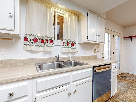 4th image of 5232 Greensedge Way