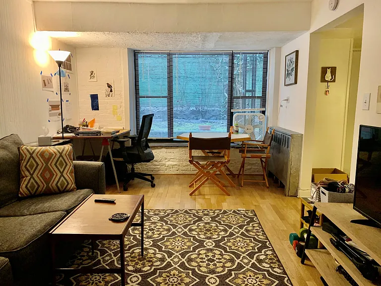 1353 N State Pkwy #1B — Photo 3